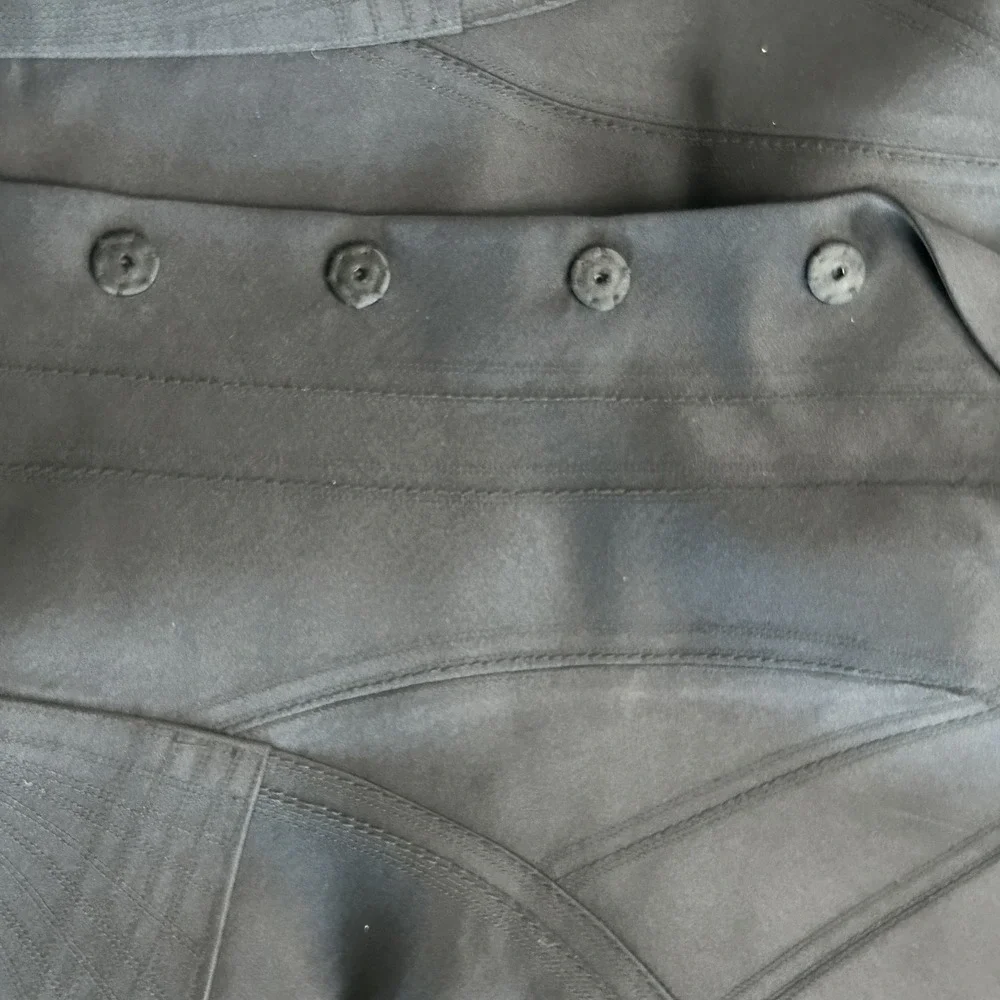 Elie Tahari‎ 100% Silk Black Satin Cropped Blazer Medium Contoured Seams
